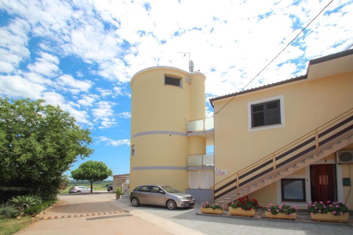 Silos Mare Apartman Novigrad Istria Kültér fotó